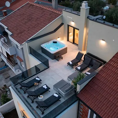 Luxury Rooftop Duplex * زادار
