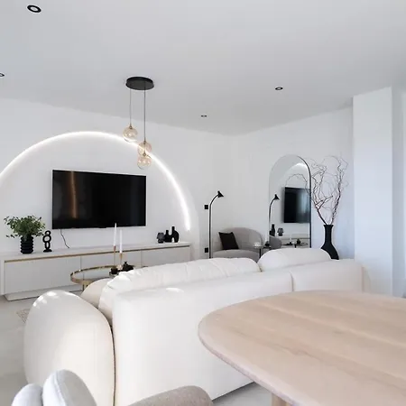 Luxury Rooftop Duplex * زادار